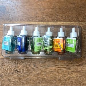 NWT Wallflower Refills